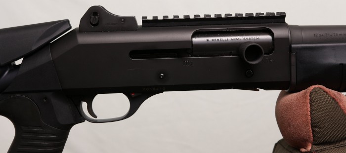 benelli M4 action detail