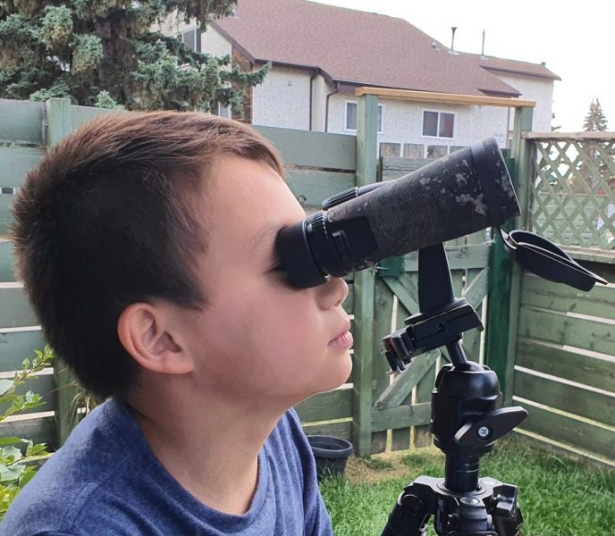 Binoculars tripod mount